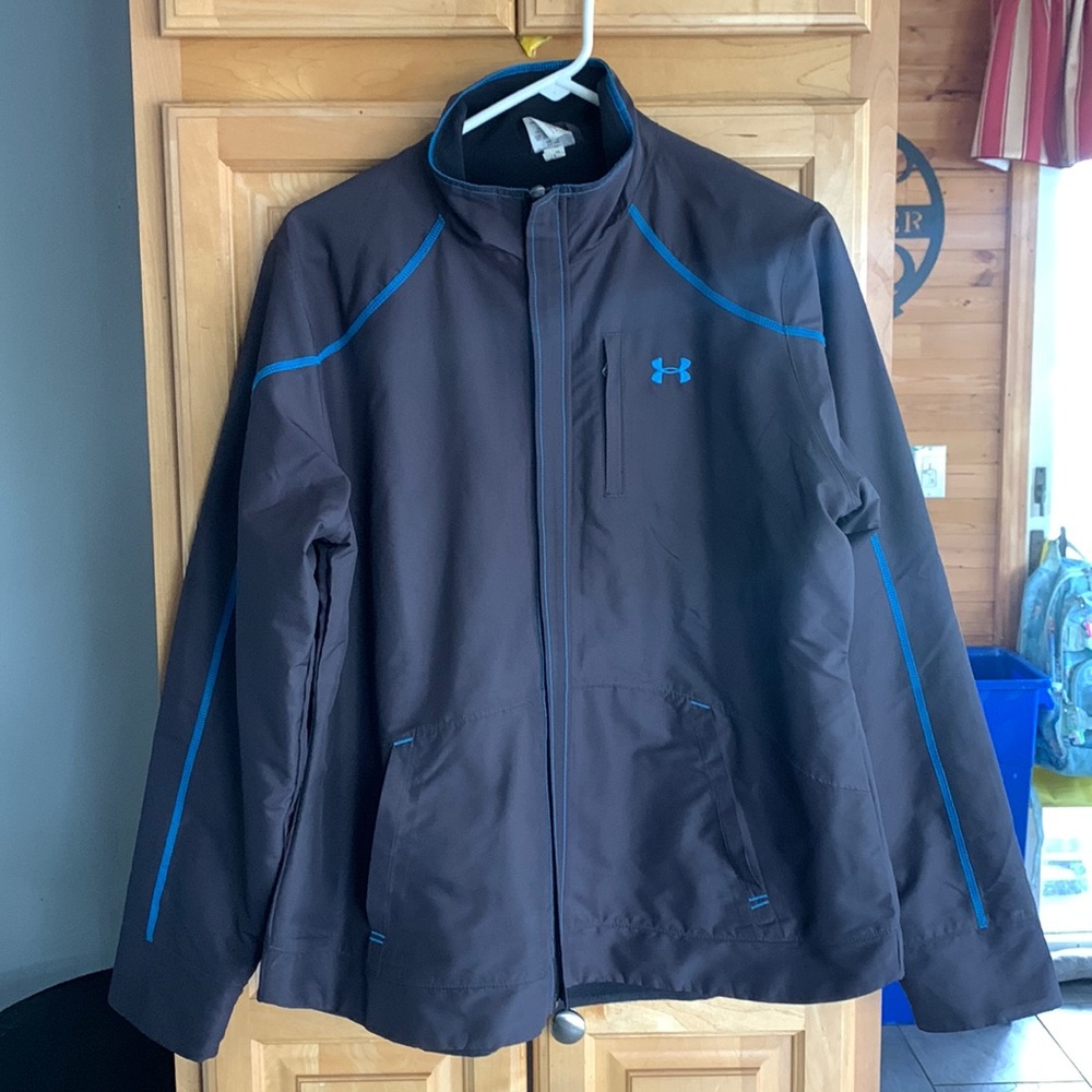 Under Armour Womens full zip jacket with zip pockets